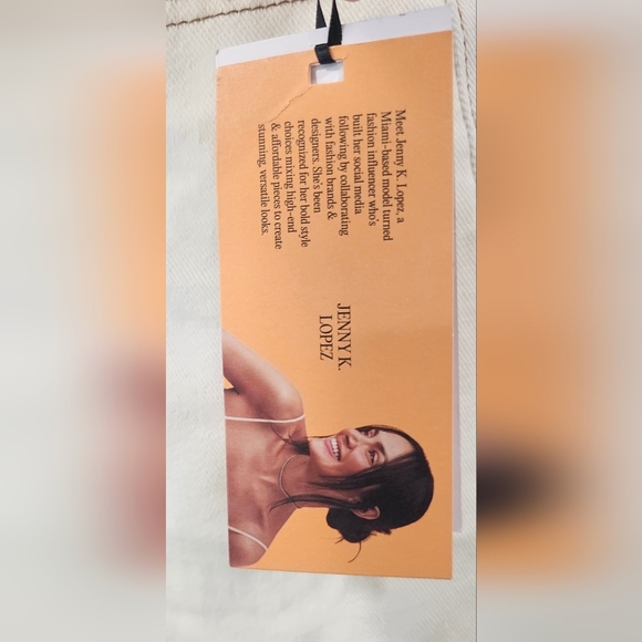 Future Collective Women's High Rise Straight Leg Raw Hem Cream Jeans Size 14 NWT - Picture 15 of 16